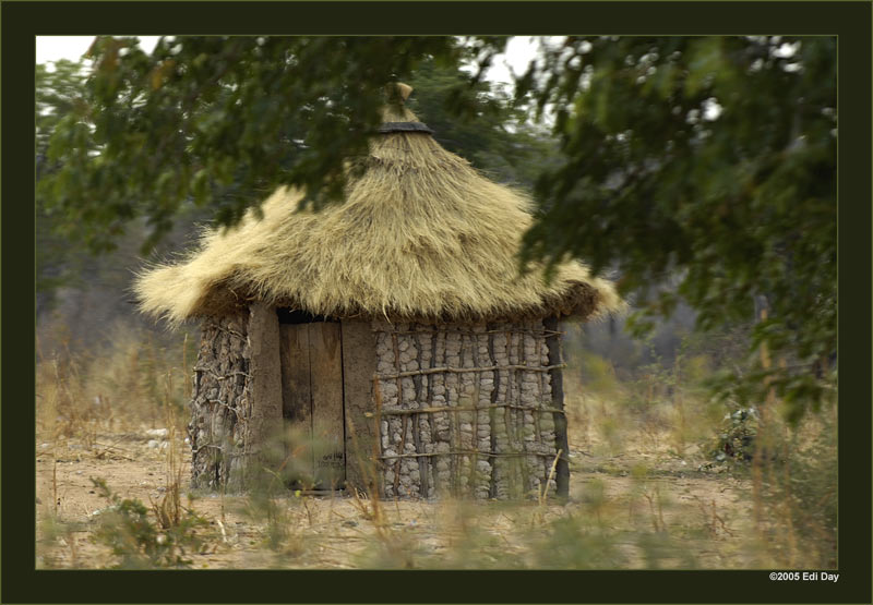 Typische Behausung der Nomaden
im nördlichen Namibia
Schlüsselwörter: Namibia, Caprivi